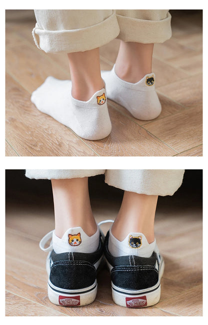 🧦"Sneaker Kitties" - This cuteness will blow your SOCKS off!☀️ - 4 pairs of sneaker socks with kitty embroidery😽