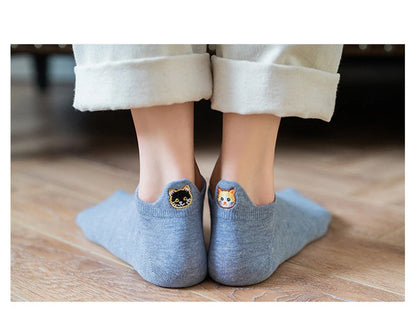 🧦"Sneaker Kitties" - This cuteness will blow your SOCKS off!☀️ - 4 pairs of sneaker socks with kitty embroidery😽