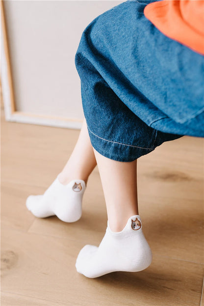 🧦"Sneaker Kitties" - This cuteness will blow your SOCKS off!☀️ - 4 pairs of sneaker socks with kitty embroidery😽