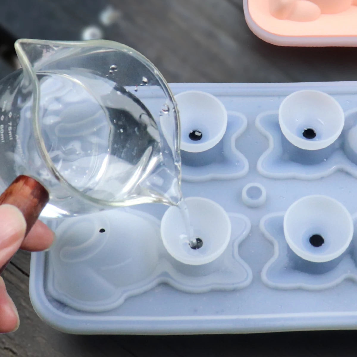 🧊"Four Freezing Felines"🙀 - Impresionantes moldes de silicona para cubitos de hielo🍹🍸
